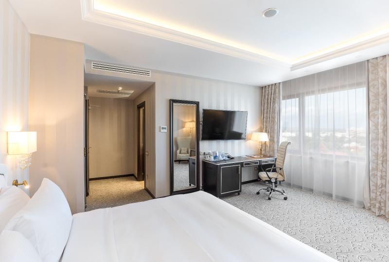 Prahova Plaza Hotel 4*